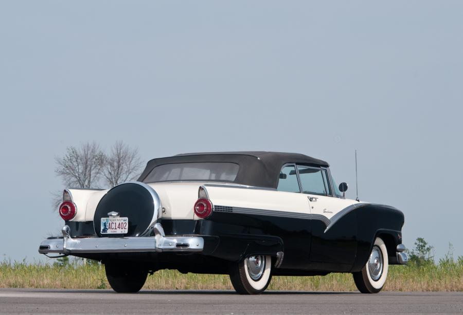  Ford Fairlane Sunliner Convertible 1956 года  (фото 25 из 42)
